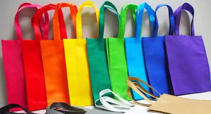 農(nóng)用邊坡綠化無(wú)紡布，汽車(chē)內(nèi)飾無(wú)紡布，家具家居無(wú)紡布，農(nóng)用邊坡綠化無(wú)紡布廠(chǎng)家，汽車(chē)內(nèi)飾無(wú)紡布生產(chǎn)，東莞市旭航新材料科技有限公司